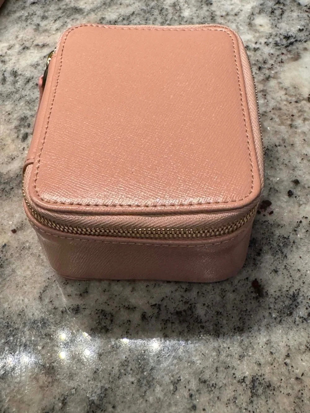 Leather Neiman Marcus travel jewelry box
5”x4” - Picture 5 of 7
